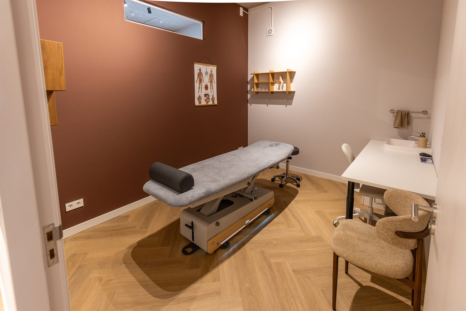 Behandelkamer met behandeltafel
