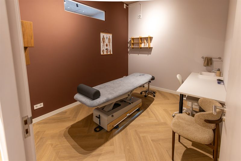 Behandelkamer met behandeltafel